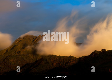 Dernière lumière sur le Volcan Baru, 3475 m, dans la province de Chiriqui, République du Panama.