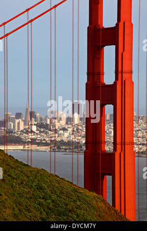 Golden Gate Bridge et San Francisco, Marin Headlands, aire de loisirs nationale du Golden Gate, le comté de Marin, en Californie, USA Banque D'Images