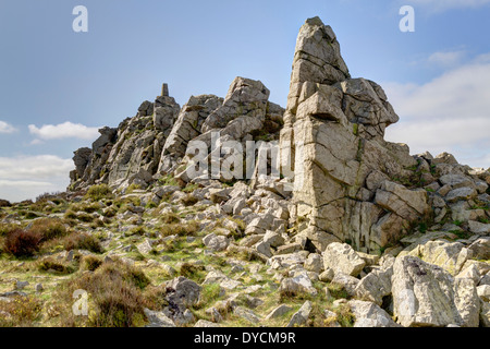 Les Stiperstones dans le Shropshire, qui forme une épine rocheuse le long d'une crête et est très populaire auprès des marcheurs Banque D'Images