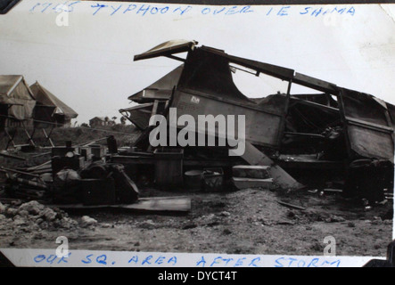 Cette image de l'album d'Oscar Perdomo montre des avions du 464th Fighter Squadron, 507th Fighter Group, pendant la première Guerre mondiale. Oscar Perdomo était un pilote as notable, servant avec distinction dans des missions de combat aérien. Banque D'Images