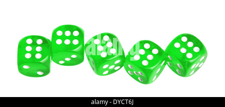 Cinq dés vert afficher 'six' isolé sur blanc. Banque D'Images