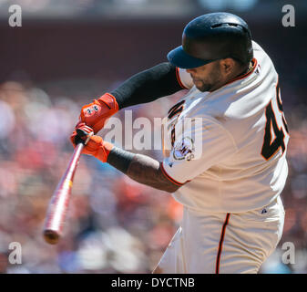 20 avril 2013 : Giants de San Francisco de troisième but Pablo Sandoval (48) au bâton lors de la MLB baseball match entre les Rockies du Colorado et les Giants de San Francisco à AT&T Park à San Francisco CA. Les géants vaincus les Rocheuses 5-4. Damon Tarver/Cal Sport Media Banque D'Images