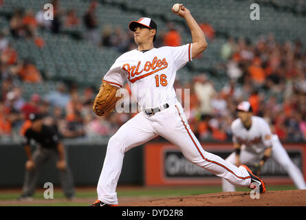 Baltimore, MD, USA. 14 avr, 2014. Le lanceur partant des orioles de Baltimore, Wei-Yin Chen (16). Rays de Tampa Bay vs Baltimore Orioles à l'Oriole Park at Camden Yards de Baltimore, Maryland le 14 avril 2014. Photo : Mike Buscher/Cal Sport Media/Alamy Live News Banque D'Images