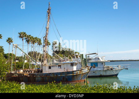 Florida Port Charlotte Harbour,Placida,Gasparilla Sound,Golfe du Mexique,Seminole Trader,bateau de pêche commercial,bateau,rouillé,quai,les visiteurs Voyage trave Banque D'Images