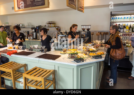 Winter Park Florida, South Park Avenue, Barnie's Coffee Kitchen, café, restaurant restaurants repas manger dehors café cafés bistrot, intérieur intérieur, cus Banque D'Images