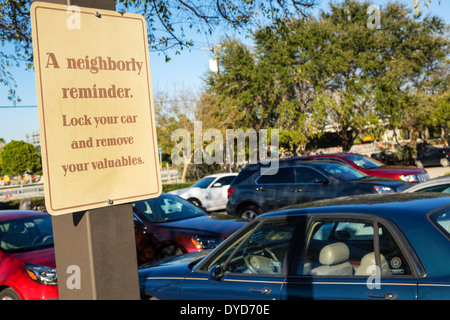 Vero Beach Florida, Cracker Barrel, restaurant restaurants repas manger dehors café cafés bistrot, parking, parking voitures parking, panneau, logo, avertissement, verrouillage rem Banque D'Images