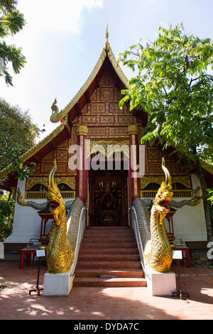 Escalier naga à l'entrée, Viharn de Wat Phra Kaeo, Wat Phra Kaew, Chiang Rai, la province de Chiang Rai, dans le Nord de la Thaïlande Banque D'Images