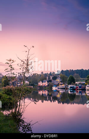 Vue sur la rivière Soar de Sutton Bonington vers Kegworth. Banque D'Images