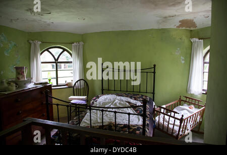 L'intérieur de la chambre à coucher sans frais de bâtiments d'Avoncroft Museum. Banque D'Images