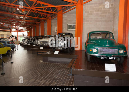 Véhicules dans le Beaulieu Motor Museum. Banque D'Images