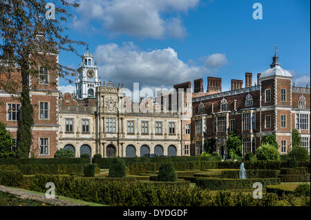 La façade de Hatfield House dans le Grand Parc à Hatfield. Banque D'Images