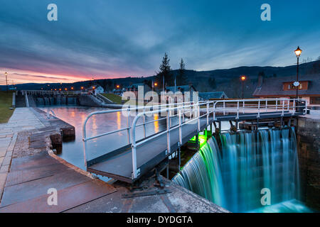 Écluses sur le Canal Calédonien à Fort Augustus. Banque D'Images