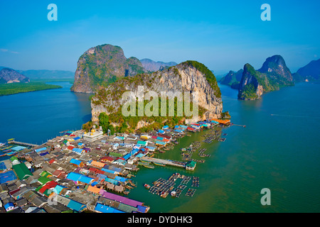 La Thaïlande, Phang Nga Bay, flotting fisher village de Ko Panyee Banque D'Images