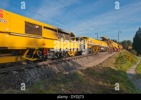 Bavière Allemagne Europe Haute-bavière Teisendorf Ufering road Railway Chemins de fer train Wagon barrage routier rails machine g Banque D'Images