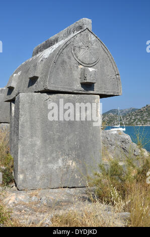 Apollonia Lycie Turquie grecque byzantine ancienne nécropole romaine archéologie de l'eau de mer d'Antalya kilicli enterrement rock dead dea Banque D'Images