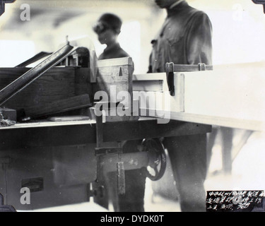 Cette image de la collection George Arnold présente des avions fabriqués par Central Aircraft Manufacturing, montrant l'histoire de l'aviation et le développement des avions au début du XXe siècle. Banque D'Images