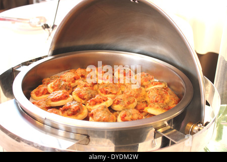 Mini pizza pizzas nourriture petit plateau fromage tomate Banque D'Images