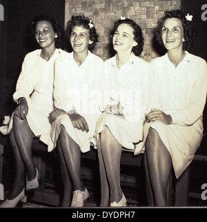 L’album de photos Al-24 présente des images de l’escadron d’Archie Fraser pendant la première Guerre mondiale. Ces photos documentent les moments clés et le personnel de son escadron, offrant un enregistrement visuel de leurs contributions pendant la guerre Banque D'Images