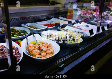 Les fruits de mer et antipasta Markthalle Stuttgart Baden-Württemberg Allemagne Banque D'Images