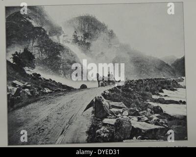 Transport de chevaux et le chute d'Odda, Norvège. Datée 1900 Banque D'Images