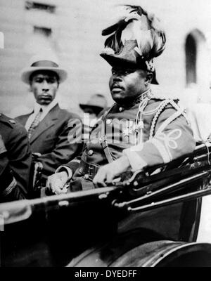 Marcus Mosiah Garvey, Jr., l'ONH (17 août 1887 - 10 juin 1940)[1], était un dirigeant politique jamaïcaine, éditeur, journaliste, entrepreneur, et l'orateur, qui a été un ardent promoteur du nationalisme noir et mouvements, le panafricanisme Banque D'Images