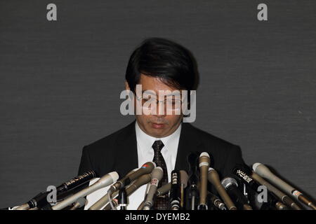 Tokyo, Japon. Apr 16, 2014. Yoshiki Sasai Pf assiste à une conférence de presse de cellules STAP le 16 Avr 2014 à Tokyo au Japon. Credit : AFLO Co.,Ltd/Alamy Live News Banque D'Images