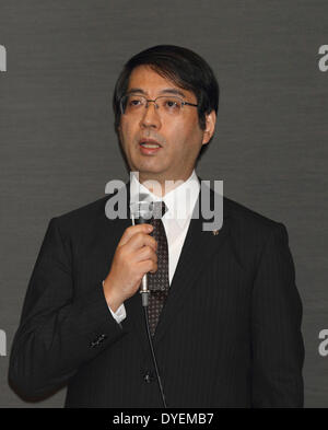 Tokyo, Japon. Apr 16, 2014. Yoshiki Sasai Pf assiste à une conférence de presse de cellules STAP le 16 Avr 2014 à Tokyo au Japon. Credit : AFLO Co.,Ltd/Alamy Live News Banque D'Images