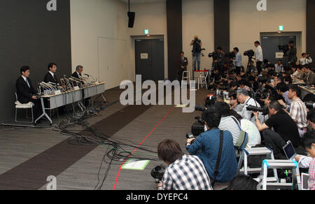 Tokyo, Japon. Apr 16, 2014. Yoshiki Sasai Pf assiste à une conférence de presse de cellules STAP le 16 Avr 2014 à Tokyo au Japon. Credit : AFLO Co.,Ltd/Alamy Live News Banque D'Images