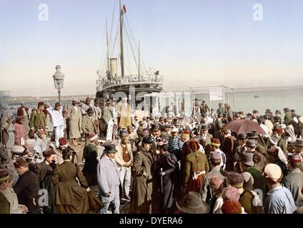 Débarquant d'un navire, Alger, Algérie, 1899. Banque D'Images