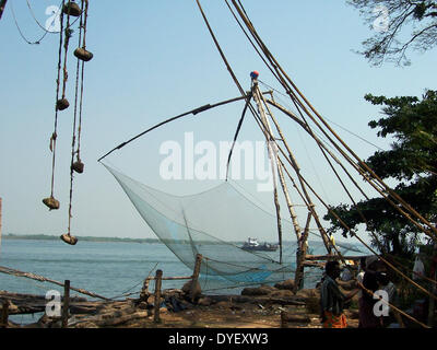 La pêche chinoise antique-net, toujours en usage aujourd'hui, Cochin, Inde, 2009. Banque D'Images