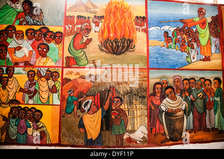 Peintures naïves (style éthiopien) d'histoires bibliques dans une église de kalacha Kenya Banque D'Images