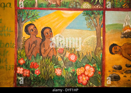 Adam et Eve Peintures naïves (style éthiopien) d'histoires bibliques dans une église de kalacha Kenya Banque D'Images