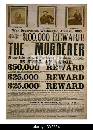 Récompense de 100 000 $ ! Le meurtrier de notre regretté Président bien-aimé, Abraham Lincoln, est toujours en liberté. Date de publication : 1865. Récompense pour la publicité de flanc capture des conspirateurs assassinat de Lincoln, illustré de photographies de John Surratt H., John Wilkes Booth, et David E. Herold. Banque D'Images