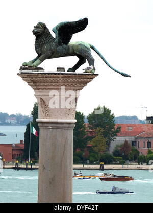 Lion ailé de Venise 2013. Sur une colonne de la Piazza San Marco. Banque D'Images