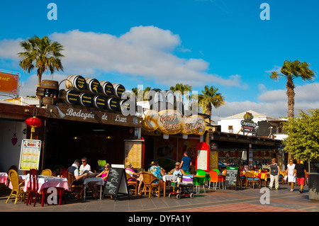 Avenida de las Playas, rue Main, Puerto del Carmen, Lanzarote, Canary Islands, Spain, Europe Banque D'Images