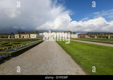 Sentiments de Pâques dans le jardin botanique les jardins de Herrenhausen à Hanovre, en Allemagne, le 14 avril 2014 - Château Herrenhausen. Banque D'Images