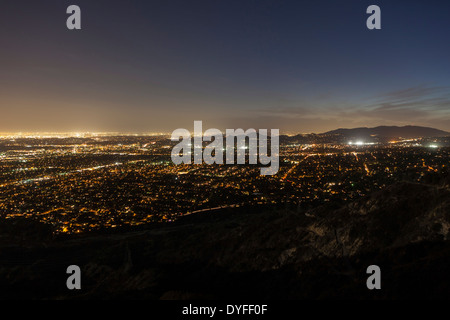 Vue de la nuit de Pasadena, Laval et du centre-ville de Los Angeles. Banque D'Images