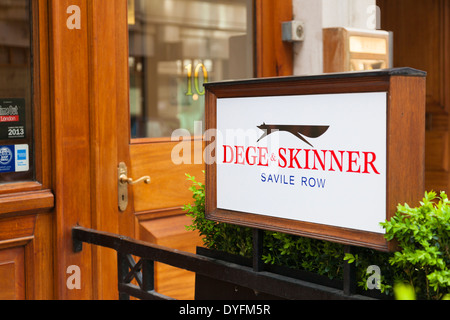 Dege & Skinner, Mens Outfitters, Savile Row, London, UK Banque D'Images