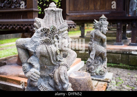 Temple balinais antique sculpture, l'INDONÉSIE, Bali Banque D'Images