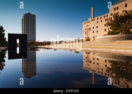 USA, Ohio, Oklahoma City, Oklahoma City National Memorial, musée et Entrée Ouest Banque D'Images