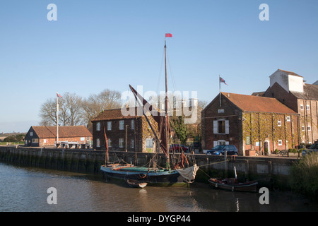 Cygnet un chaland 1881 Spritsail historique construit sur la rivière Alde au Snape Maltings, Suffolk, Angleterre Banque D'Images