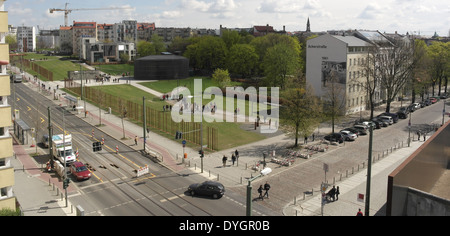 Le Sunny View, Centre de Documentation de la tour chapelle de la réconciliation, Mémorial du Mur de Berlin à la Bernauer Strasse et rue des forgerons 1 Banque D'Images