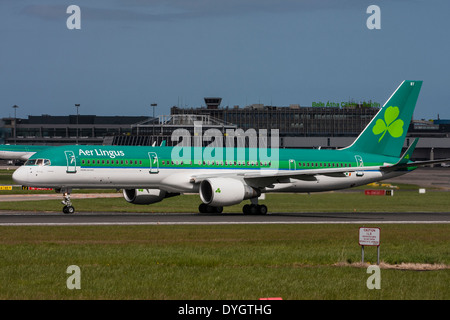 Boeing 757 EI-LBT sur l'Aer Lingus inaugurale à Dublin vol Toronto Banque D'Images