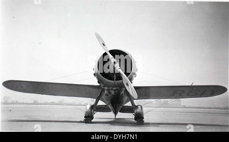 Le Wedell-Williams Model 44, également connu sous le nom de « Ring-Free Special », était un avion de course aérienne propulsé par un moteur Pratt & Whitney Hornet. Piloté par Jimmy Wedell et Roscoe Turner, l'avion a participé à de nombreuses courses aériennes et est devenu un symbole de la course aérienne américaine dans les années 1930 Banque D'Images