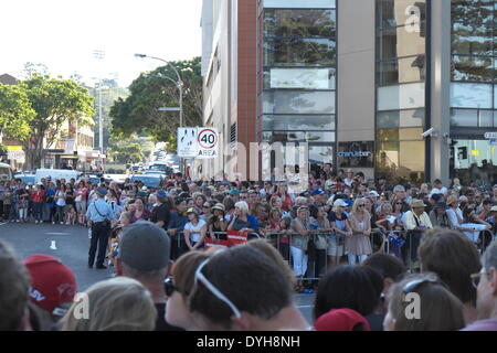 Manly Beach, Sydney, Australie. 18 avr, 2014. Prince William et Kate, le duc et la duchesse de Cambridge visiter Manly Beach à Sydney, où les grandes foules attendent leur arrivée. L'Australie. Crédit : martin berry/Alamy Live News Banque D'Images