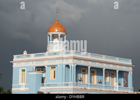 Les nuages de tempête Palacio Azul Punta Gorda Cienfuegos Cuba Banque D'Images