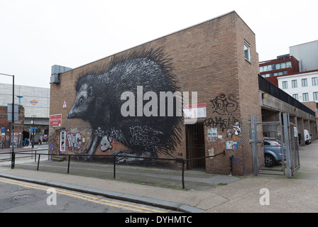 Ce hérisson, par ROA, est sur la chance Street près de Shoreditch High Street station Banque D'Images