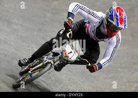 Manchester, UK. 18 avril 2014. Liam PHILLIPS 1 Elite Men's time-trial BMX UCI Finale Coupe du Monde Supercross Centre National de cyclisme de Manchester, Angleterre Royaume-uni Crédit : Simon Balson/Alamy Live News Banque D'Images