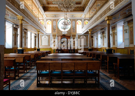 Intérieur de la Grande Synagogue construite de 1895 à 1903 dans un style éclectique par Georgian juifs d'Akhaltsikhe qui ont migré à Tbilissi à la fin du 19e siècle, en la synagogue est aussi appelé "synagogue des gens de Akhaltsikhe" en République de Géorgie Tbilissi Banque D'Images