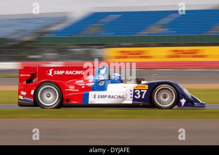 Silverstone, UK. Apr 19, 2013. SMP RACING Oreca 03-Nissan LMP2 conduit par Kirill Ladygin (RUS), la société Shaitar (RUS) et Anton Ladygin (RUS) pendant les qualifications pour le round 1 du Championnat du monde d'Endurance de Silverstone. Credit : Action Plus Sport/Alamy Live News Banque D'Images